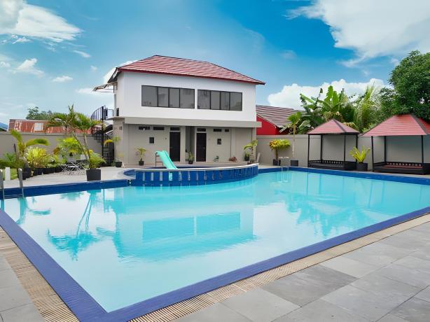 Brits Hotel Pangkalan Bun