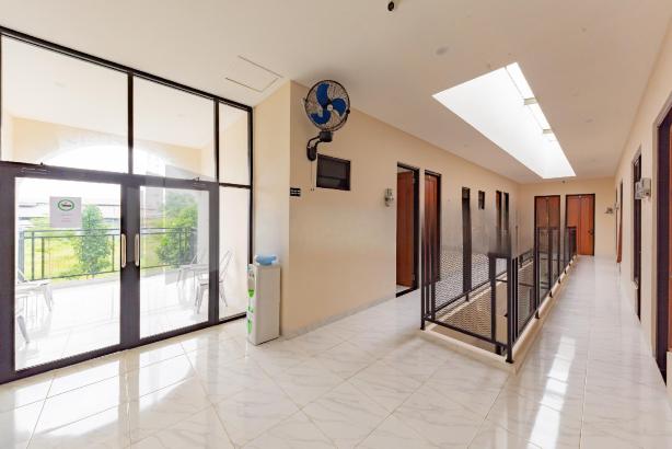 Zumo Home Tegal Mitra RedDoorz #5