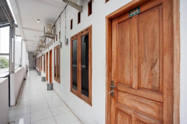 RedDoorz Syariah Near Jatisampurna Hospital #5