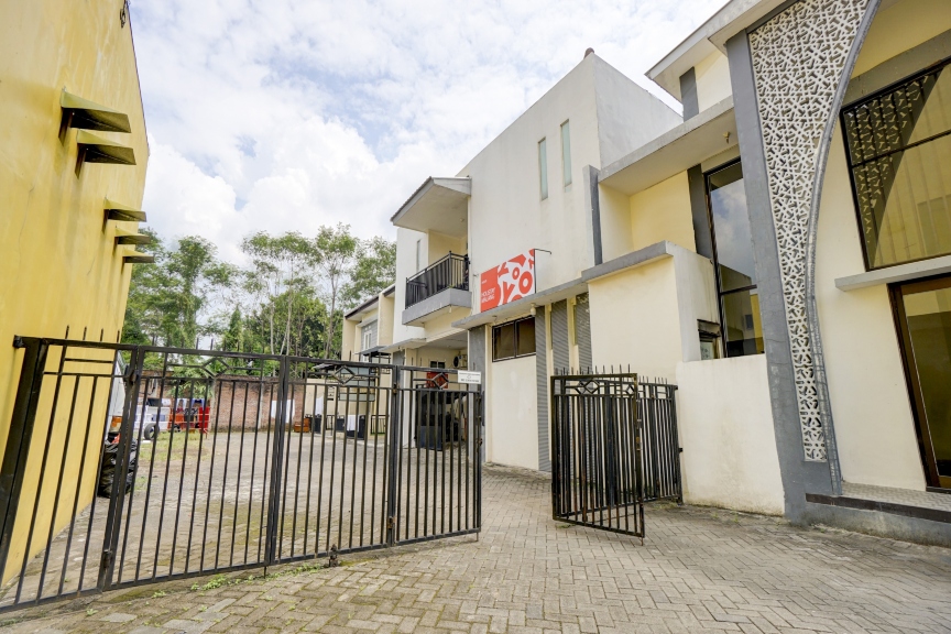 RedDoorz Near Plaza Araya Malang #5