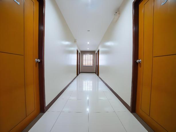 RedDoorz near Angeles University Foundation #5