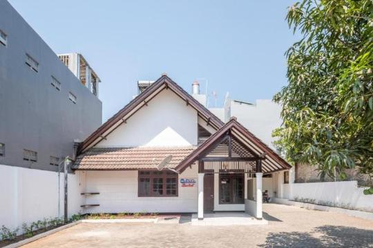 Super OYO 1568 Stasiun Ka Cirebon Guest House
