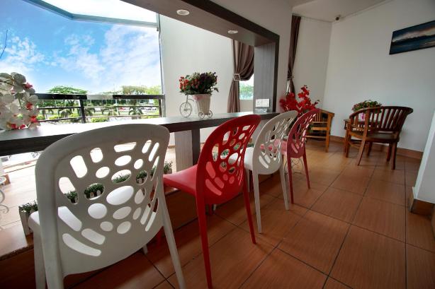 Pavilion Inn #5