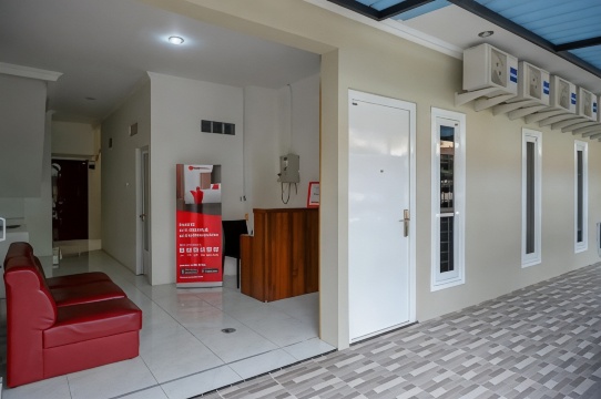RedDoorz Hostel Near Kota Lama Semarang #5