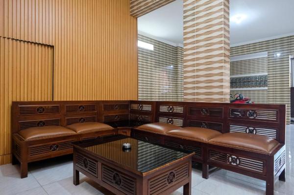 RedDoorz Syariah near Stasiun Gubeng 2 #5