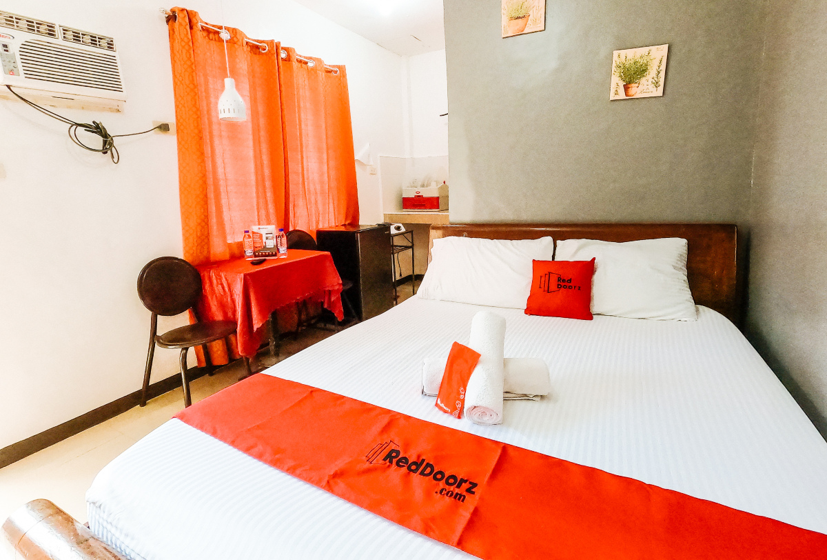 RedDoorz @ Gaeas Apartment Panglao