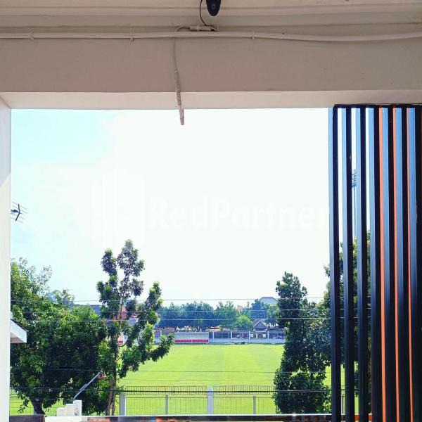 D'Waru Homestay Syariah Near Jl Slamet Riyadi Mitra RedDoorz #5