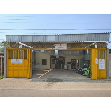 RedDoorz near Alun Alun Jepara