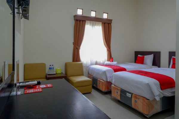 RedDoorz Near Stadion 45 Karanganyar