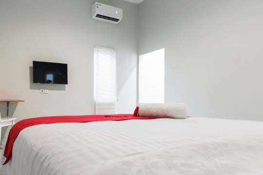 RedDoorz Plus Near RS Usu Medan 2 #5