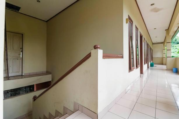 Reddoorz Plus @ Karet Pedurenan 3 #5