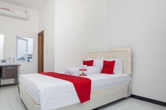 RedDoorz near Telkom Corporate University