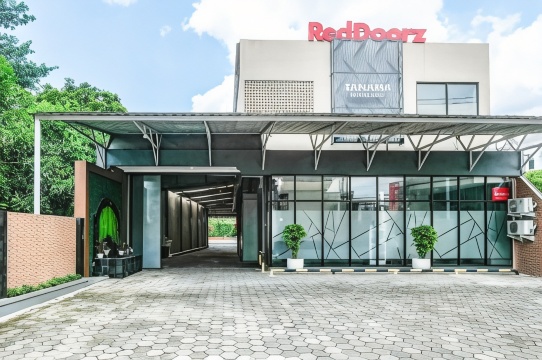 RedDoorz Near Gor Satria 3 #5