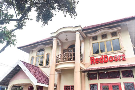 RedDoorz Near Sultan Hasanuddin Airport 2 #5