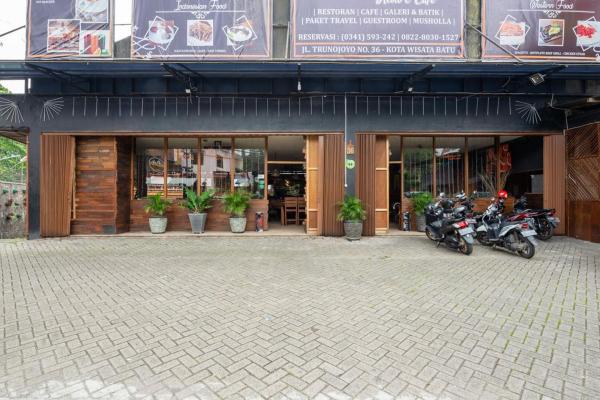 RedDoorz Plus Near Balai Kota Batu 2 #5