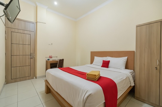 RedDoorz @ Jalan Kolonel Haji Burlian Palembang 2