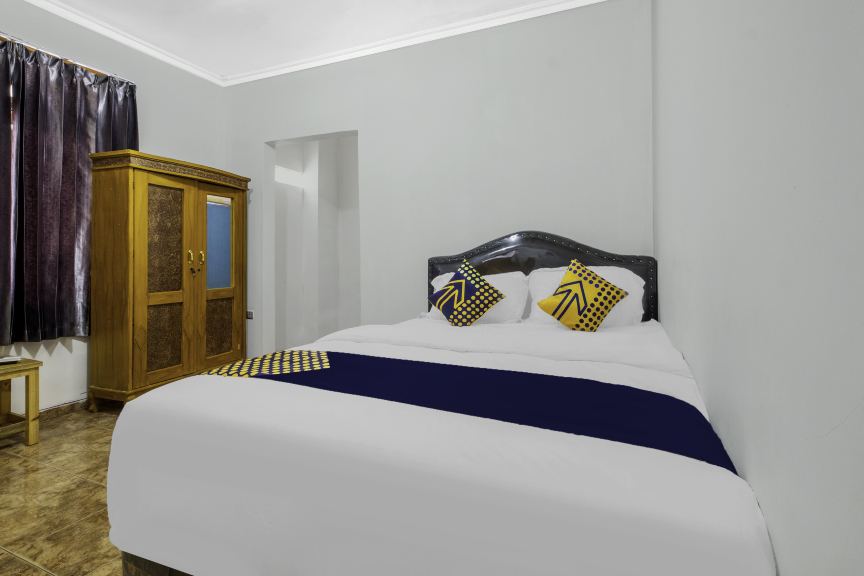 OYO Life 2412 Mandala Residence