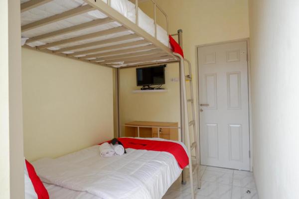 RedDoorz Hostel Near Kota Lama Semarang