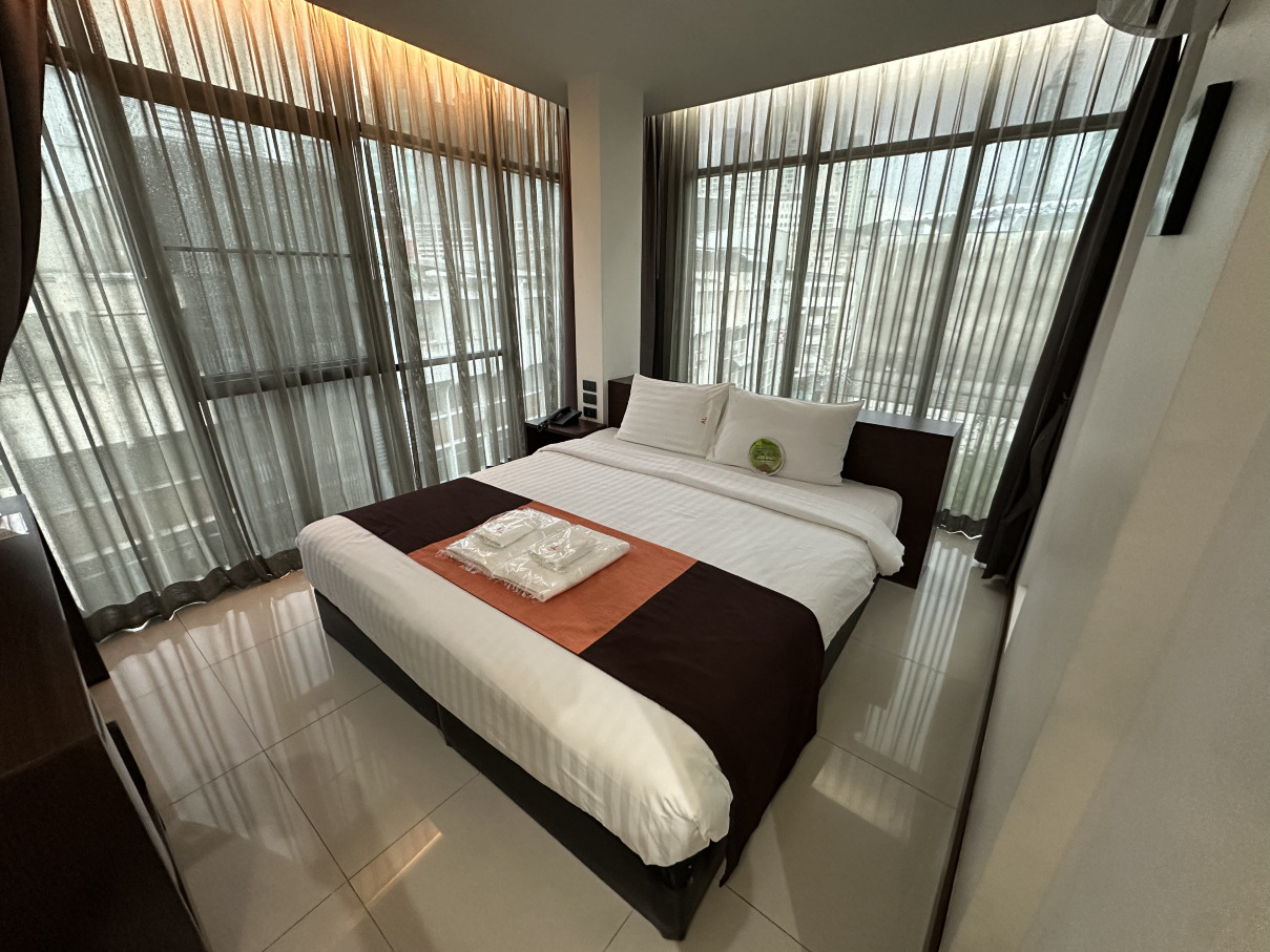 Collection O The Bangkok Airport Link Suite #5