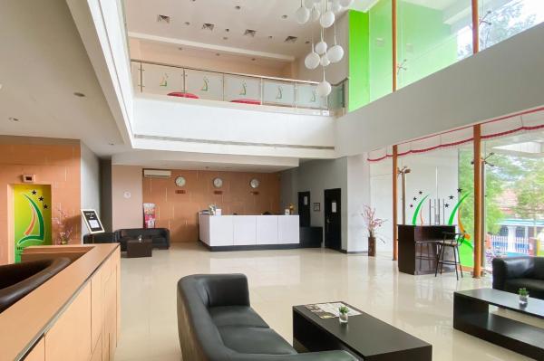 Urbanview Hotel Asyra Makassar #5