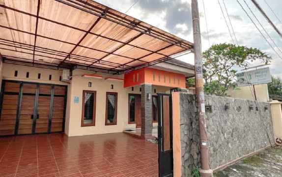 Homestay Syariah Sawitsari Dekat Pakuwon Mall Dan Ugm by Simply Homy #5