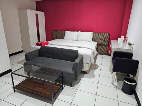 RedDoorz Plus Near Mall Kelapa Gading