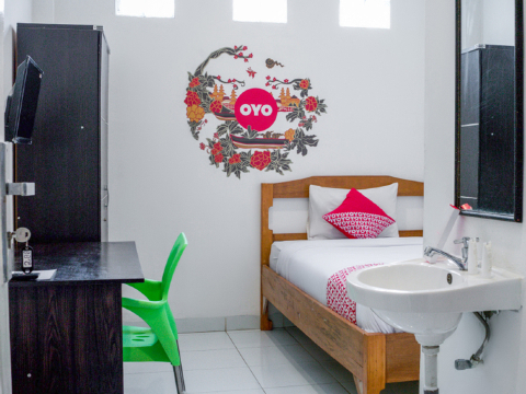 OYO 447 Hutasimo Residence