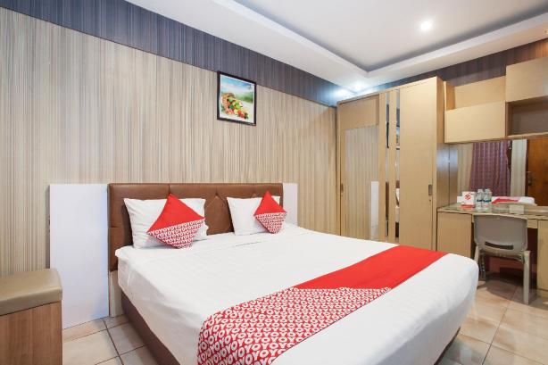 OYO 164 Ang's Residence