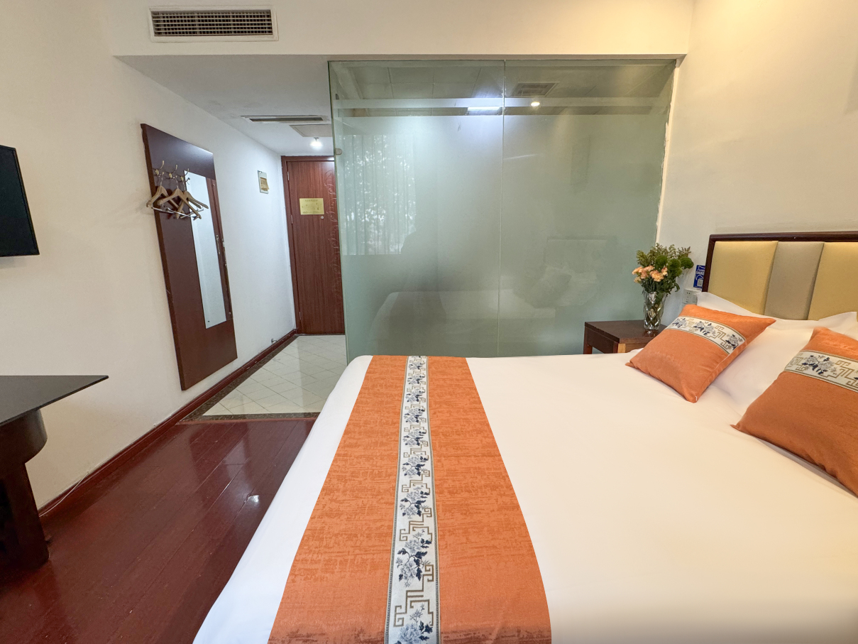 DREAM HOTEL #5