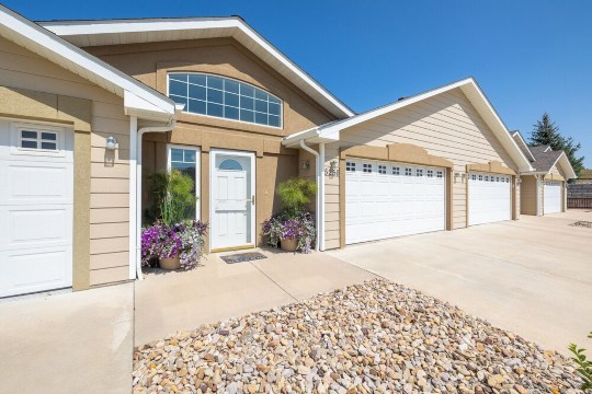 Two bedroom townhome, central to most popular destinations within Rapid City.