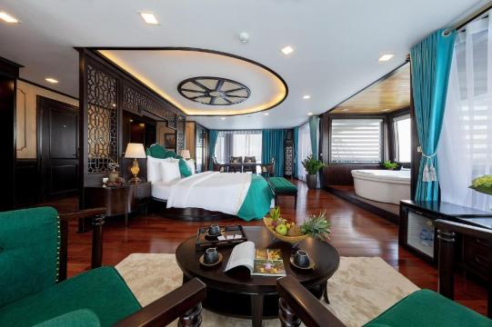 Du thuyền La Regina Legend Cruise
