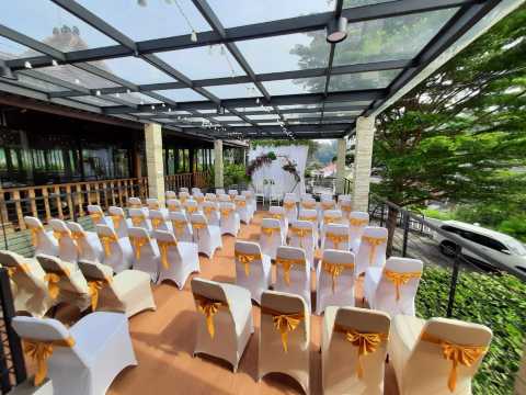 Front One Resort Yogyakarta #5