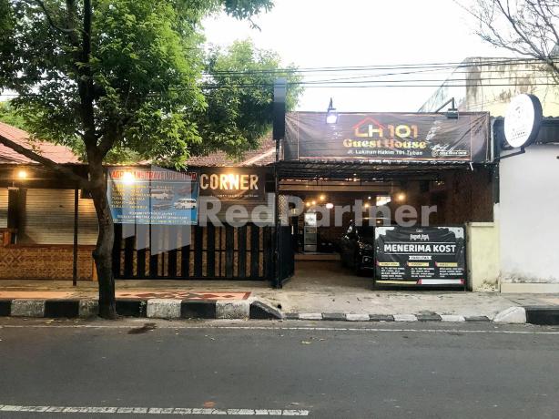 LH101 Guest House Syariah Near Makam Sunan Bonang RedPartner #5