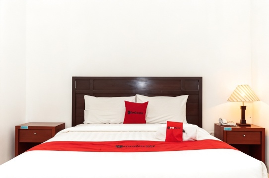 RedDoorz Plus Syariah Near Java Supermall Semarang 2
