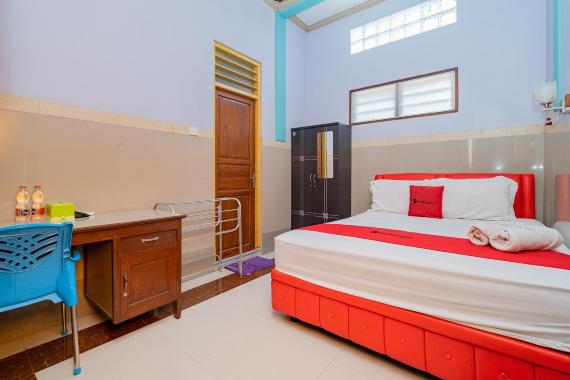 RedDoorz Syariah Near Alun-Alun Bojonegoro