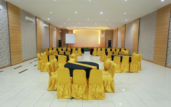 Royal Hotel n' Lounge #5