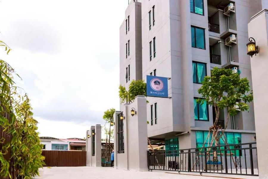 RQ Bangkok Sukhumvit 107 by Collection O