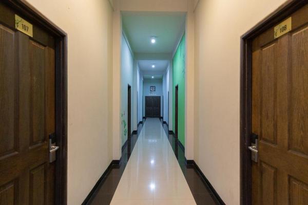 RedDoorz Plus Near Mall Slipi Jaya #5