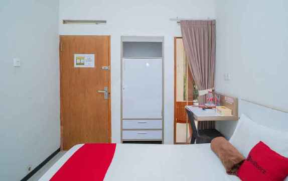 RedDoorz Syariah Near Transmart MX Malang #5