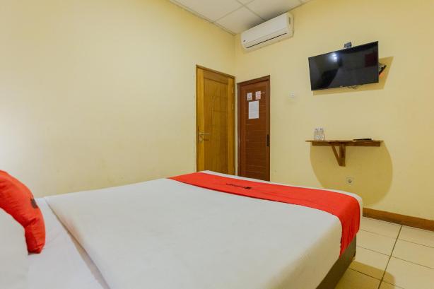 RedDoorz @  Iodium Residence Cikarang #5