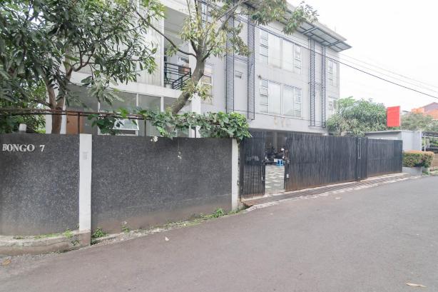RedDoorz Near Trans Studio Mall Bongo Residence #5
