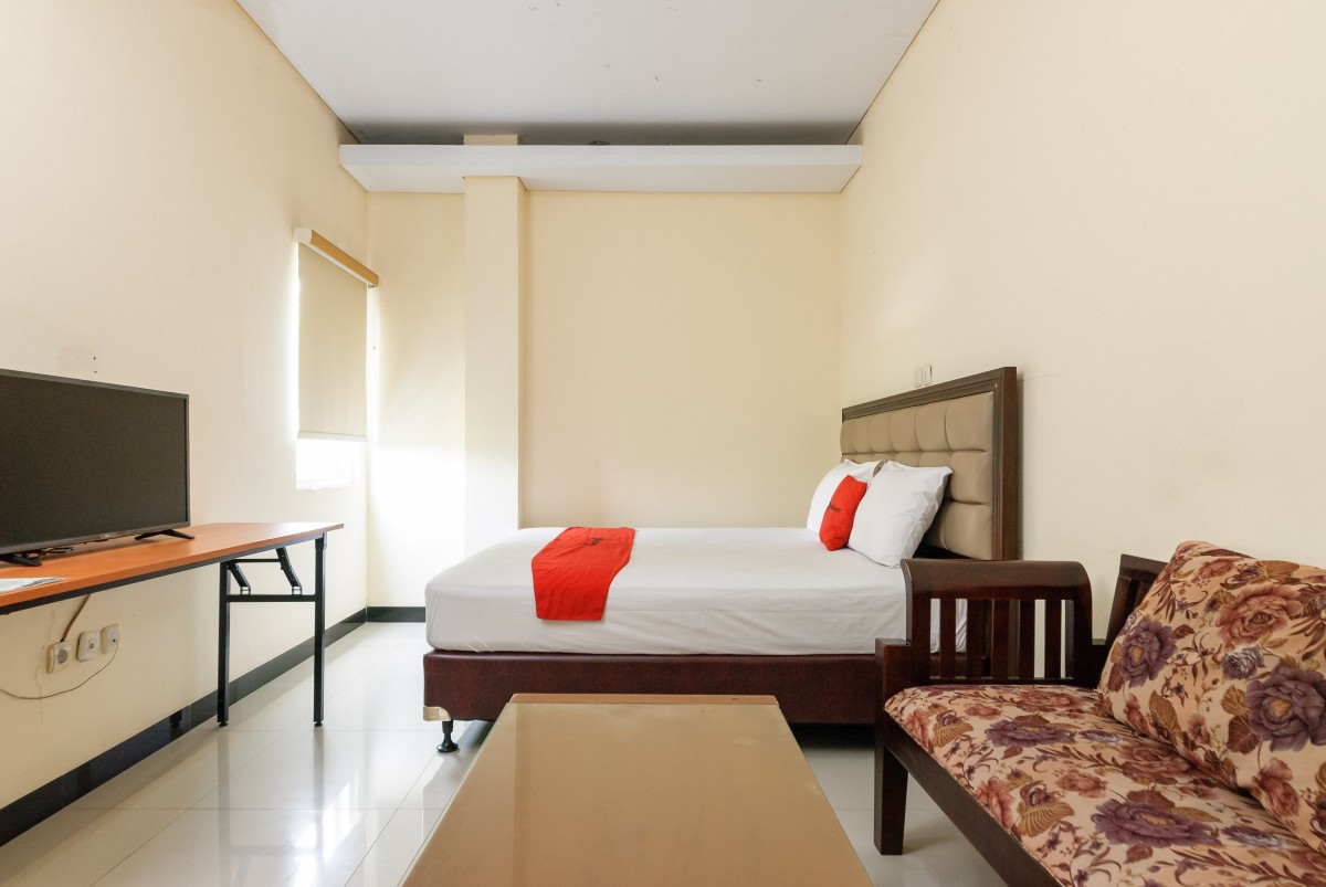 RedDoorz Plus @ Jalan Pemuda Jakarta #5