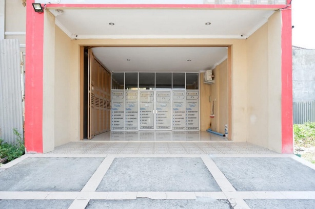 RedDoorz Near Hartono Mall Solo #5