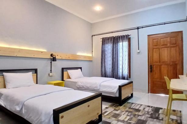 Kenewae Living Near Alun-Alun Wonosari Mitra RedDoorz