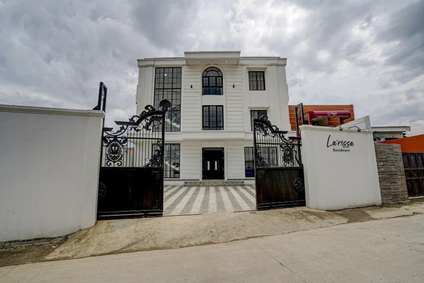 OYO Capital O 90164 La'Rissa Residence