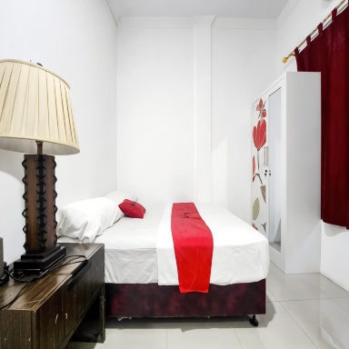 RedDoorz @ Permata Hijau Batu Aji