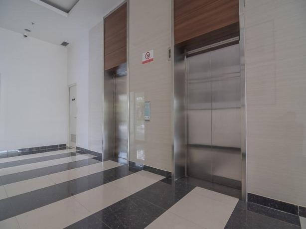 RedDoorz Apartment @ Sentul Tower #5