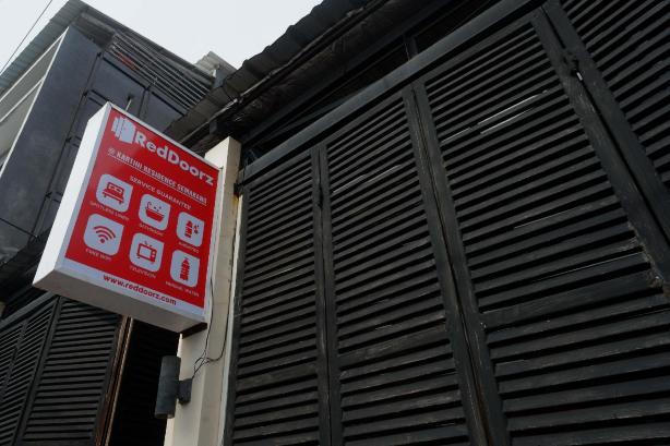 RedDoorz Near Majapahit Semarang 2 #5