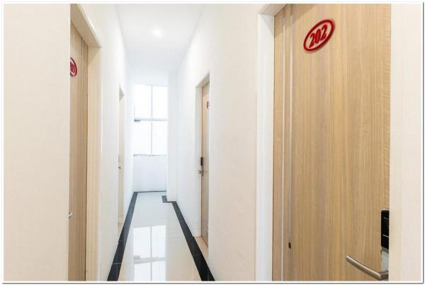 RedDoorz Plus @ Centrium Katamso Medan #5