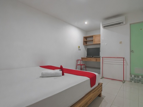 RedDoorz Near Gajah Mada Pontianak